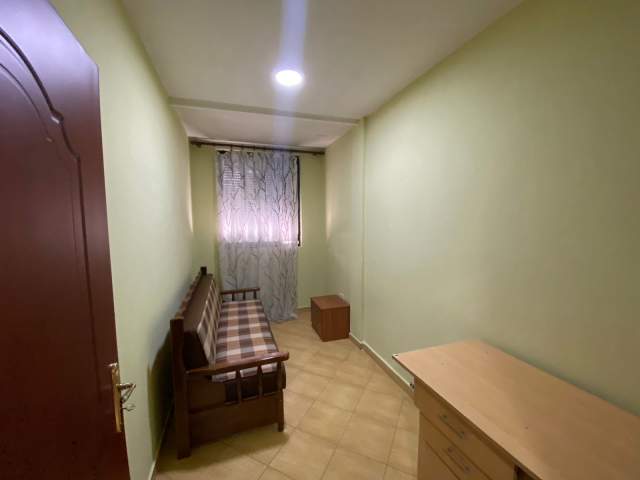 Tirane, jepet me qera apartament 3+1+BLK Kati 3, 80 m² 450 Euro (Myslym shyri)