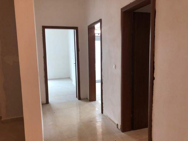 Lushnje, shitet apartament 102 m² 500 Euro/m2