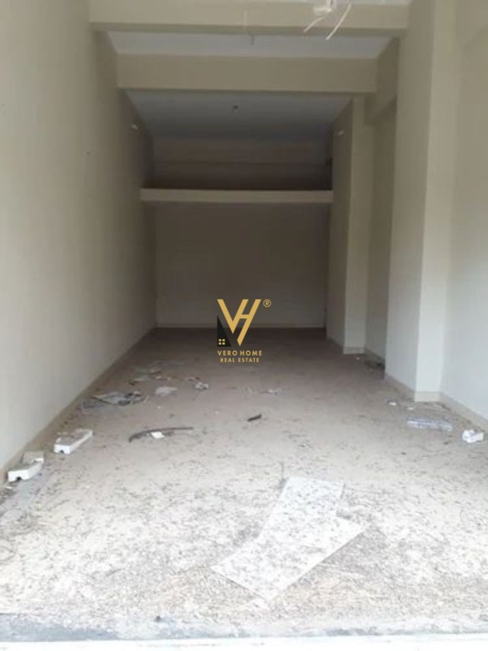 Tirane, jepet me qera dyqan Kati 0, 16 m² 400 € (RRUGA E BOGDANEVE)