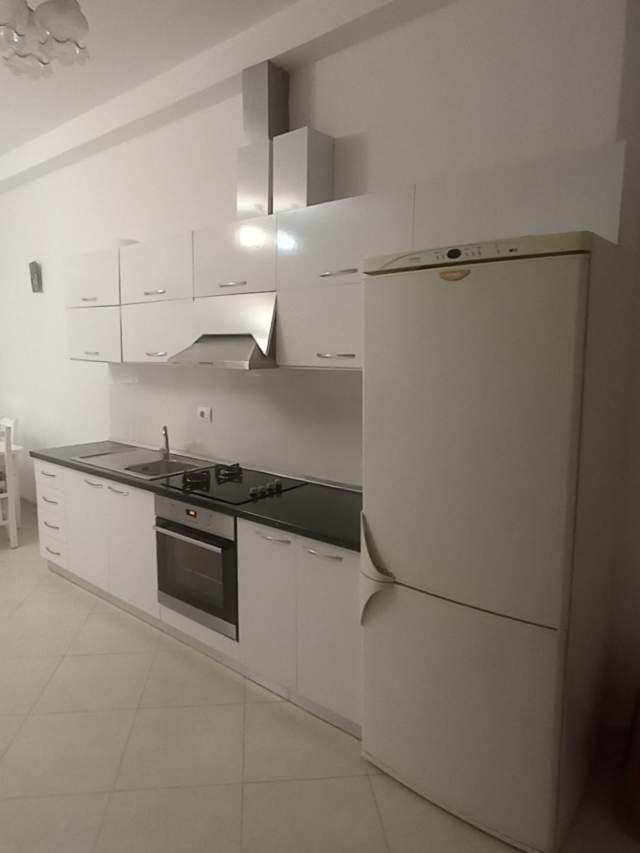 Tirane, jepet me qera Vile 2+1+BLK Kati 1, 68 m² 40.000 Leke (Rruga e Zallit)