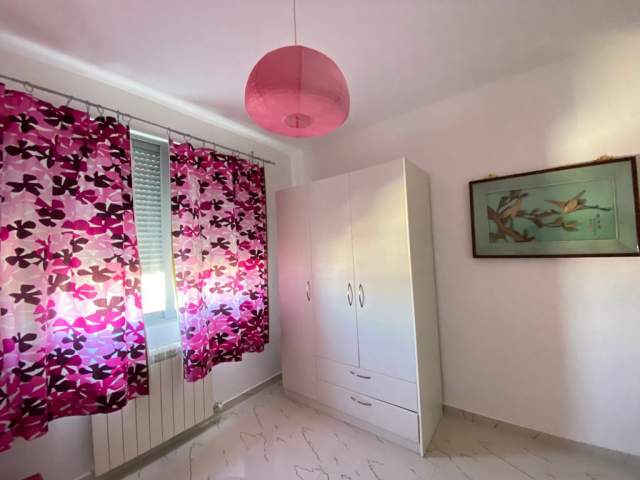 Durres, jepet me qera apartament Kati 7, 90 m² 270 Euro (Hysen Kertusha)