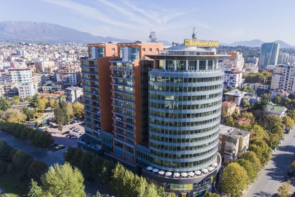 Tirane, jepet me qera ambjent biznesi Kati 12, 90 m² 2.700 € (Bulevardi i Ri)