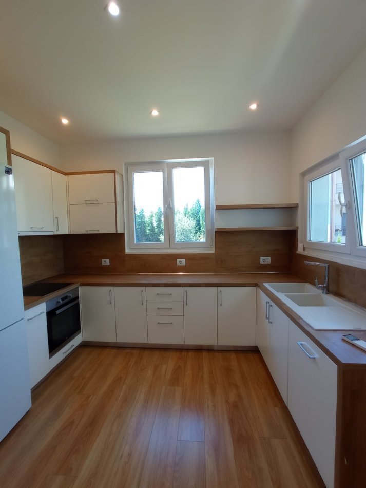 Tirane, shitet apartament 4+1+Aneks+Ballkon Kati 2, 354 m² 500.000 € (Lunder)