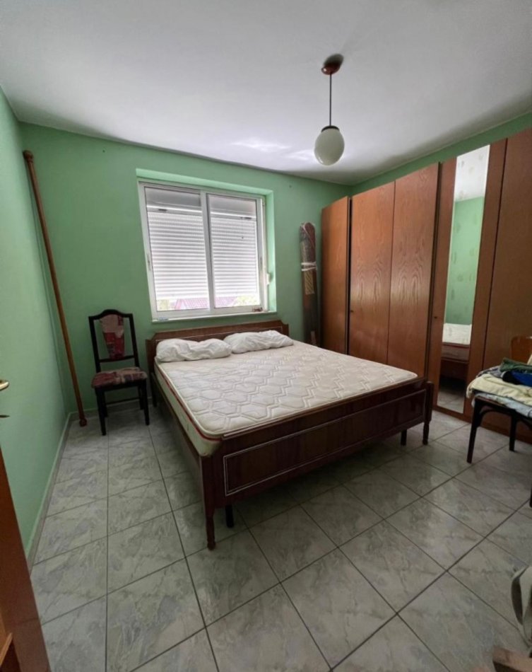 Tirane, jepet me qera apartament 1+1 Kati 3, 63 m² 500 € (Bllok)