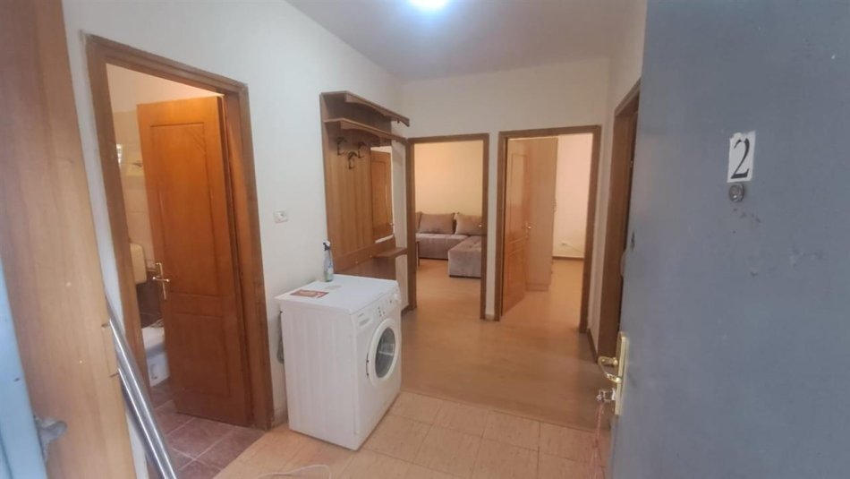 Tirane, jepet me qera apartament 2+1 Kati 1, 80 m² 500 € (rruga hysen gjura)