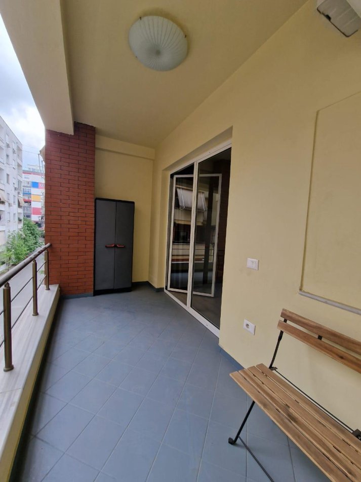 Tirane, jepet me qera 1+1 Kati 3, 60 m² 700 € (kopshti zoologjik)