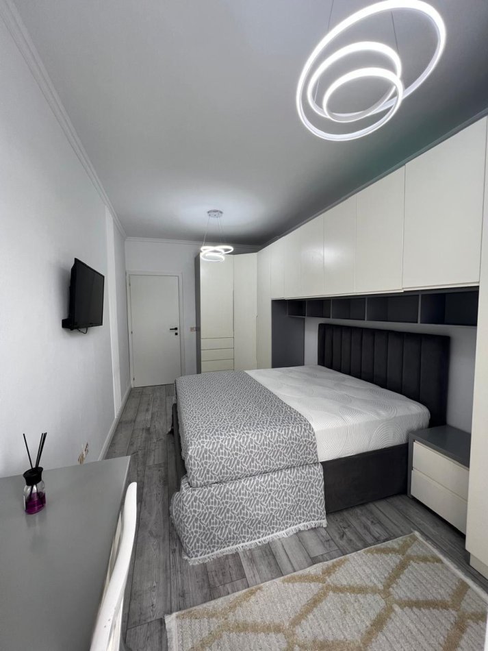 Tirane, shitet apartament 2+1+Ballkon Kati 7, 85 m² 130.000euro (Astir Kompleksi Fratari)