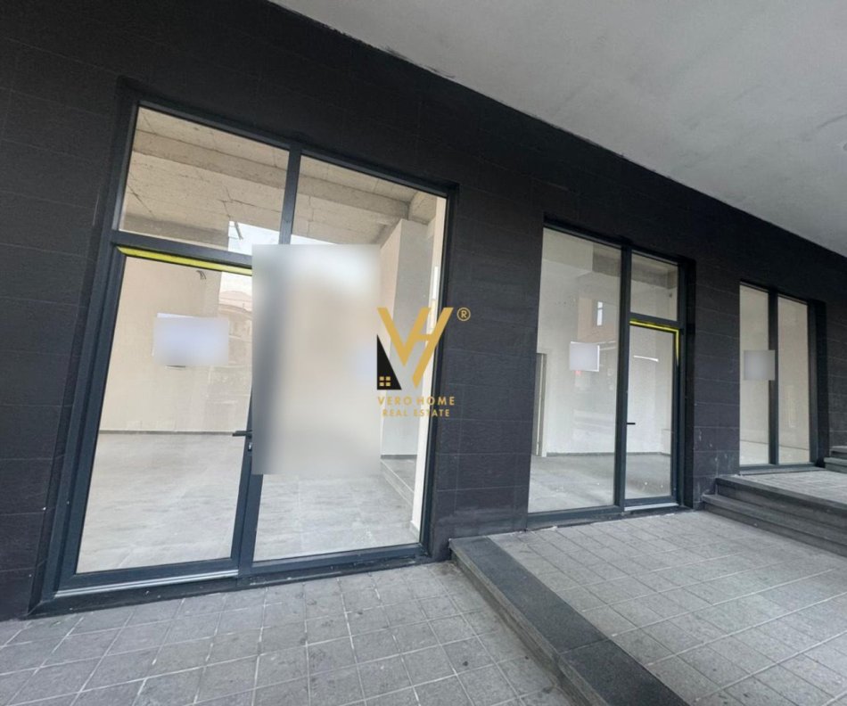 Tirane, jepet me qera dyqan Kati 0, 85 m² 1.200 € (OXHAKU)