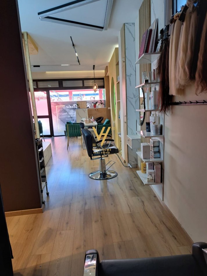 Tirane, jepet me qera dyqan Kati 0, 50 m² 900 € (RRUGA XHANFIZE KEKO)