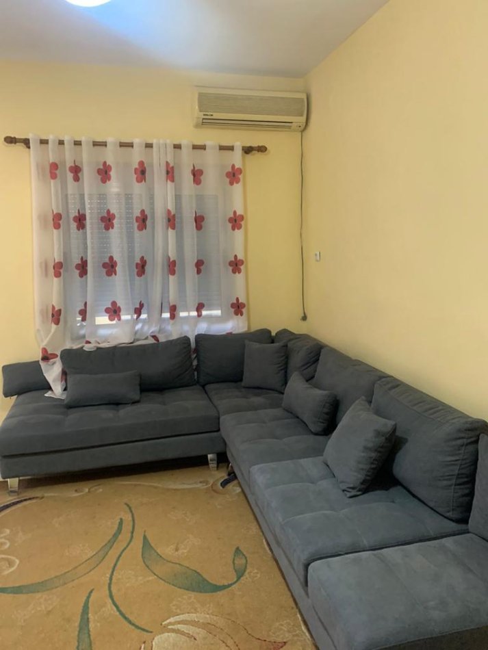 Tirane, jepet me qera apartament 2+1+Ballkon Kati 2, 85 m² 430 € (Don Bosko ,prane vodafone .)