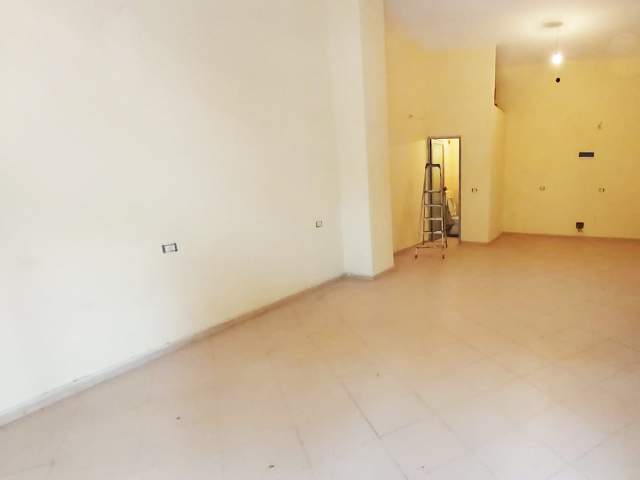 Tirane, shitet dyqan 45 m² 61.000 Euro