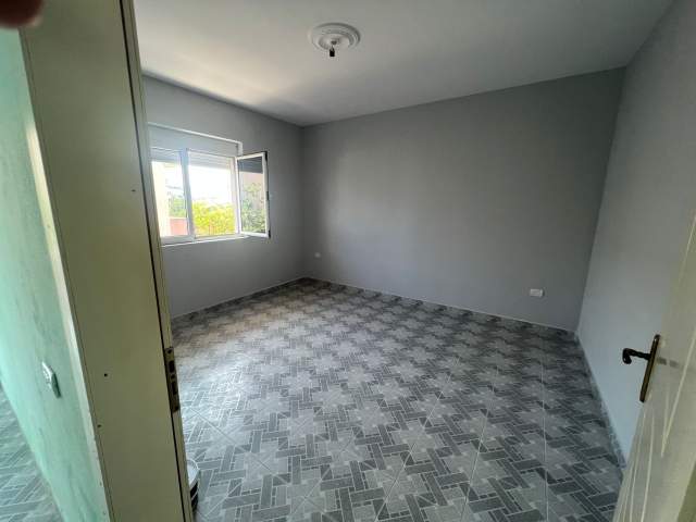 Tirane, jepet me qera Vile 2+1+BLK Kati 2, 152 m² 500 Euro (rruga Shaban Bardhoshi)