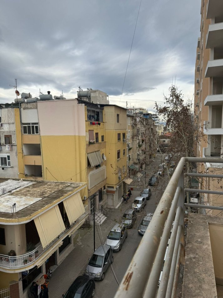 shitet 2+1+Ballkon Kati 4, 116 m² 173.000 € (Rruga Mujo Ulqinaku)