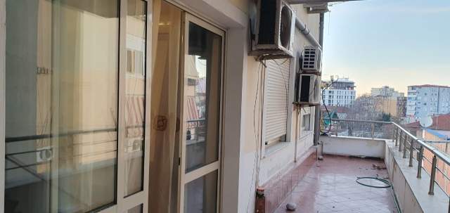 Tirane, jepet me qera apartament 2+1+BLK Kati 4, 100 m² 550 Euro