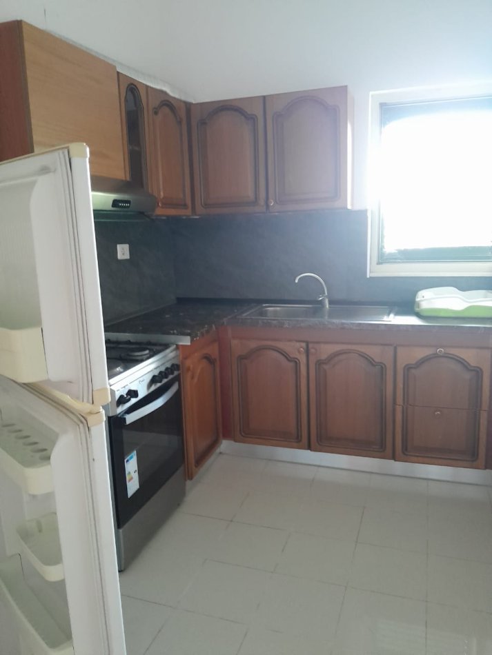 Tirane, jepet me qera apartament 3+1 Kati 1, 100 m² 500 € (Ali dem)