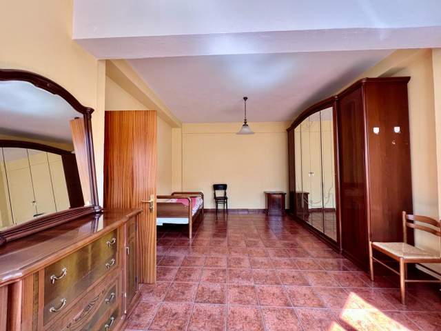 Tirane, shitet apartament 3+1 Kati 2, 138 m² 205.000 Euro (vasil shanto)
