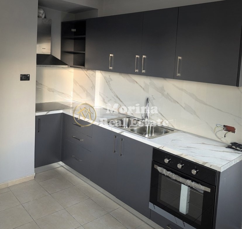 Tirane, jepet me qera apartament 2+1 Kati 5, 70 m² 400 € (Rruga e Kavajes)