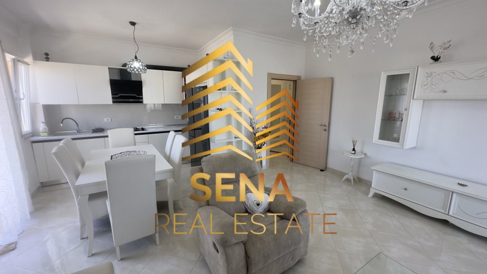 Tirane, jepet me qera apartament+verande | Penthouse 3+1+Ballkon Kati 4, 220 m² 600 € (Rruga Sadik Stavileci)