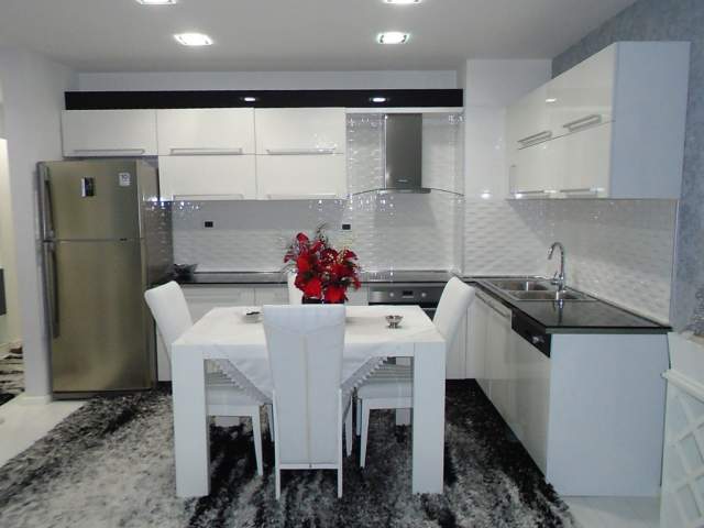 Tirane, jepet me qera apartament Kati 5, 120 m² 650 Euro (Komuna e Parisit)