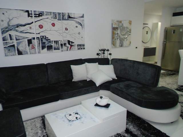 Tirane, jepet me qera apartament Kati 5, 120 m² 650 Euro (Komuna e Parisit)