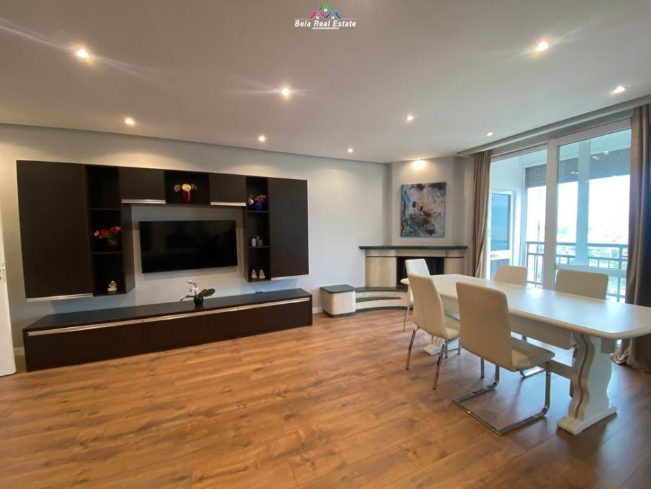 Tirane, jepet me qera apartament 2+1 Kati 13, 122 m² 1.100 € (ish ekspozita)