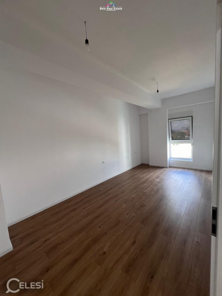 Tirane, shes apartament 2+1 Kati 5, 94 m² 131.000 € (ali demi)