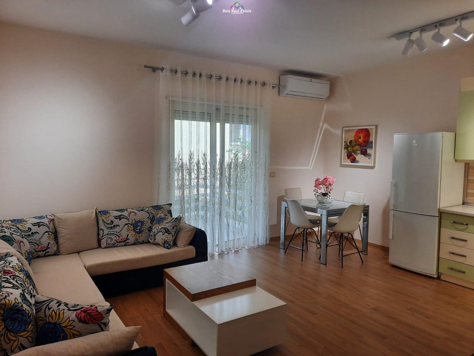 Tirane, jepet me qera apartament 2+1 Kati 3, 115 m² 800 € (prane Kopshtit Zoologjik, Rruga Eduart Mano)