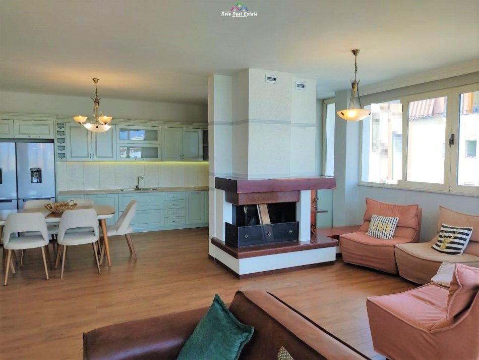 Tirane, jepet me qera apartament 3+1 Kati 8, 220 m² 1.500 € (kika 1)