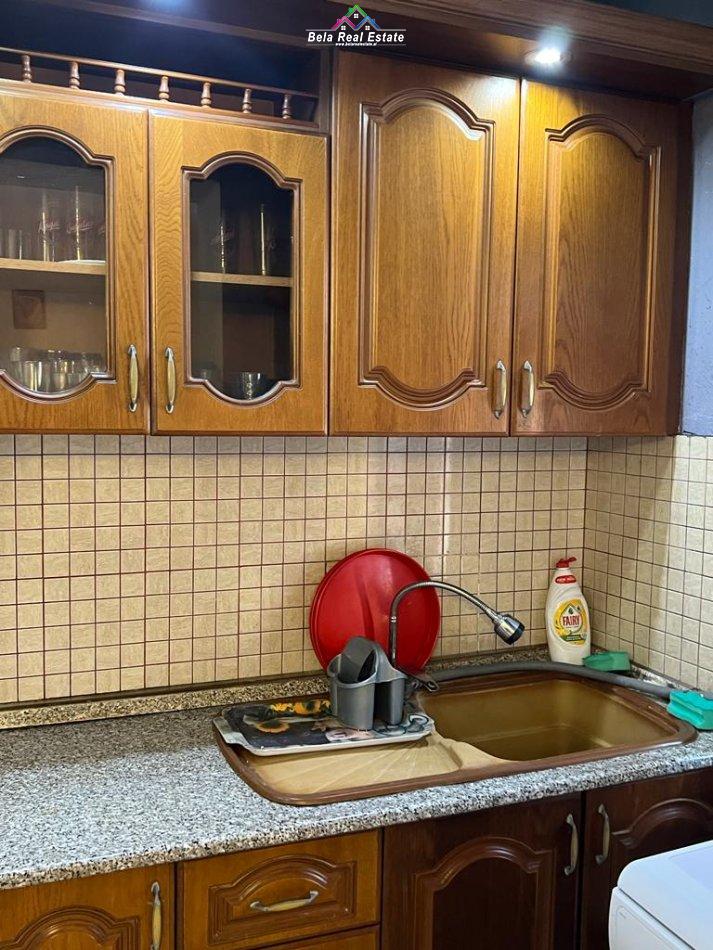 Tirane, jepet me qera apartament 3+1 Kati 5, 90 m² 350 € (institut)