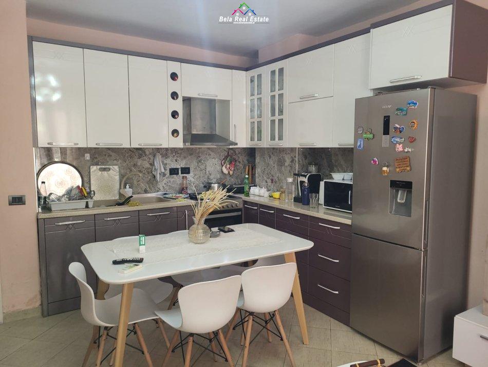 Tirane, shes apartament 2+1 Kati 1, 82 m² 107.000 € (5 maji)