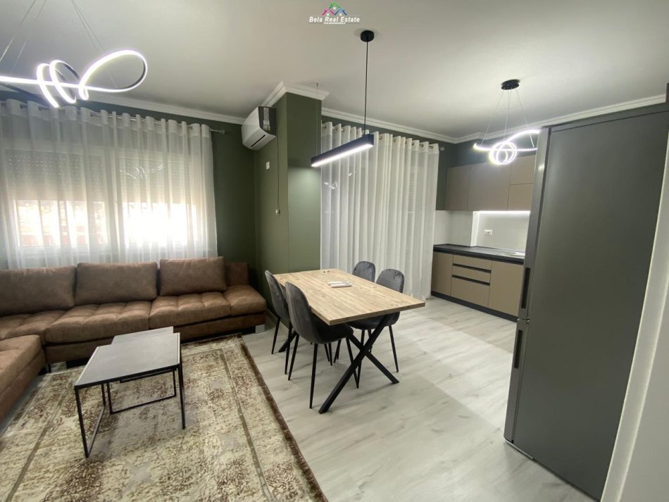 Tirane, jepet me qera apartament 1+1 Kati 6, 70 m² 450 € (Rruga Don Bosko)
