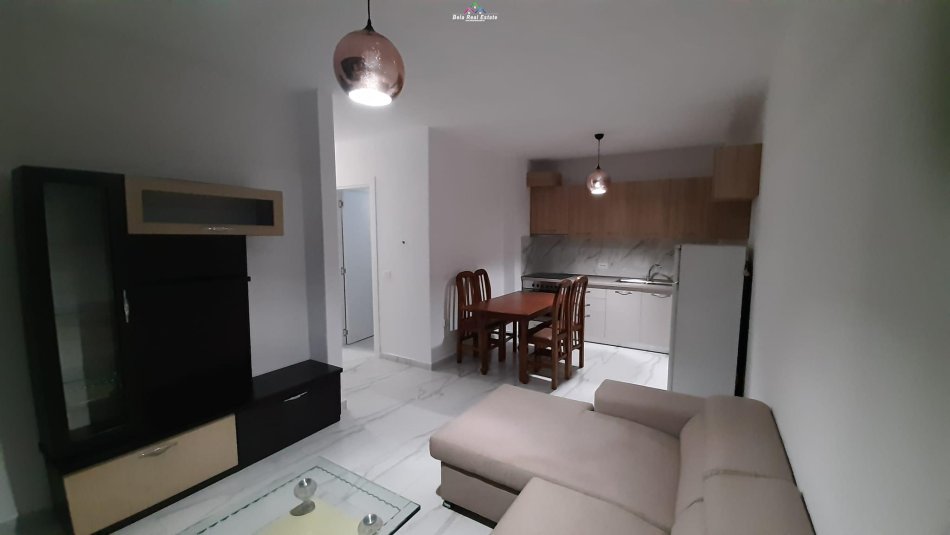 Tirane, jepet me qera apartament 1+1+Ballkon Kati 6, 60 m² 450 € (Asl)
