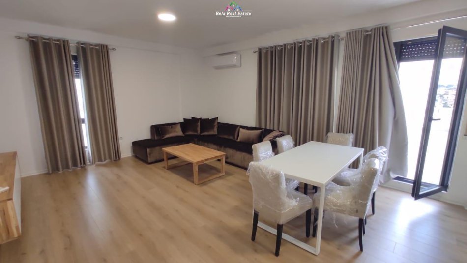 Tirane, jepet me qera apartament 2+1 Kati 6, 100 m² 800 € (porcelan)