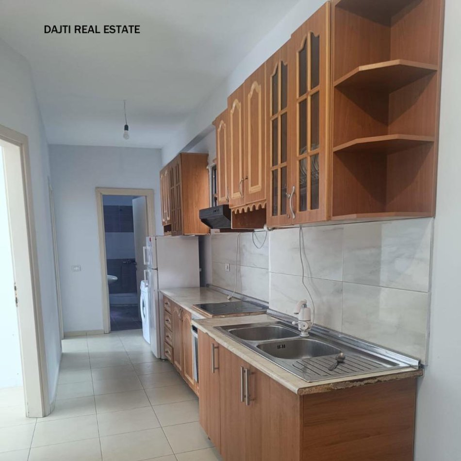 Tirane, jepet me qera apartament 2+1+Aneks+Ballkon Kati 5, 90 m² 350 € (Te Thesari,Fresku)