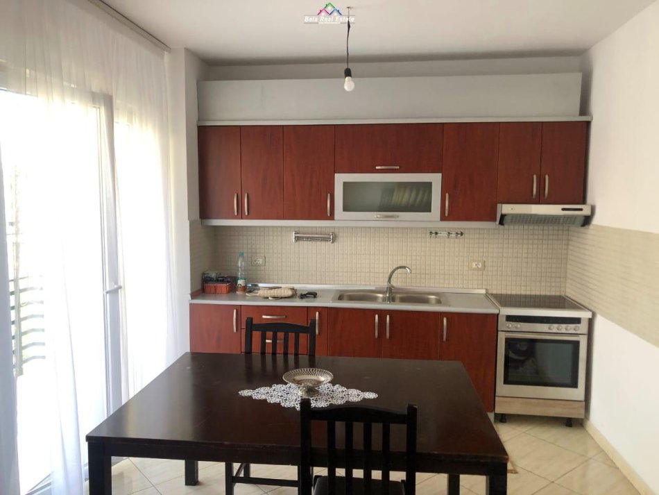 Tirane, shes apartament 2+1 Kati 3, 95 m² 138.000 Euro (Ali Demi)