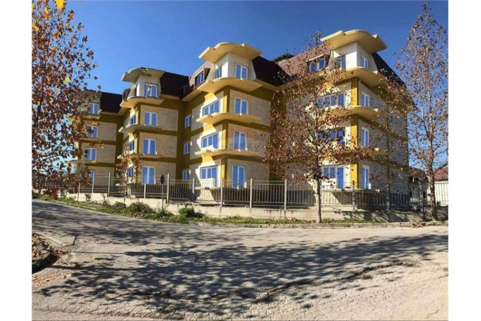 Tirane, shitet apartament 3+1 Kati 3, 151 m² 240,000 € (LakeLand Residence)