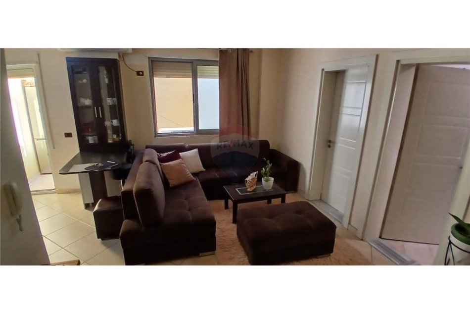 Tirane, shitet apartament 2+1 Kati 3, 69 m² 130.000 € (Bill Klinton - Komuna e Parisit - Eleonora)