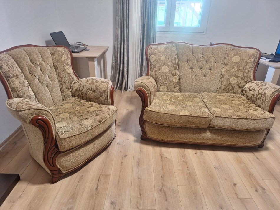 Tirane, shes Shiten komplet kolltuqesh 25 000 lek 250 €