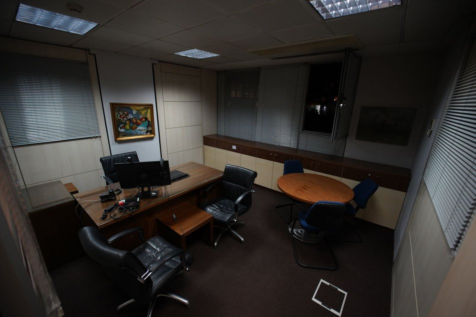 Tirane, jepet me qera zyre Kati 0, 700 m² 8.000 € (rruga e Kavajes)