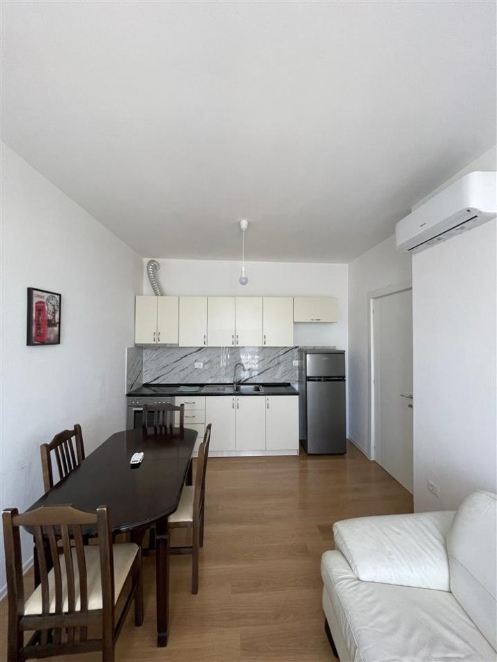 Tirane, jepet me qera apartament 2+1 Kati 3, 100 m² 600 € (Tregu Elektrik)