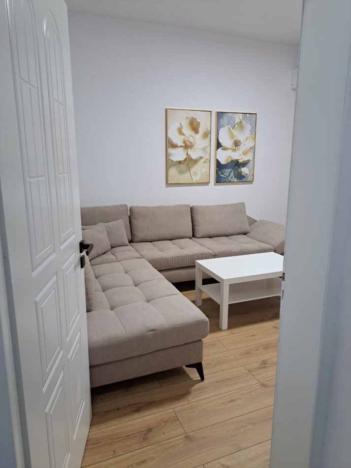 Tirane, jepet me qera apartament 1+1 Kati 2, 68 m² 550 € (rruga e Barrikadave)