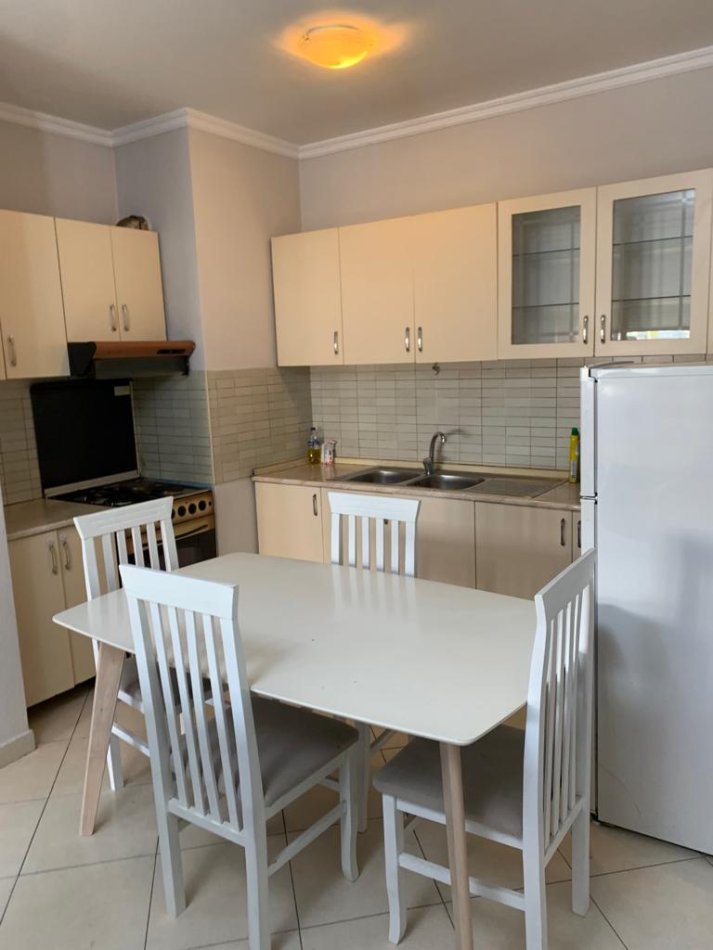 Tirane, jepet me qera apartament 2+1 Kati 5, 98 m² 600 € (Don Bosko)