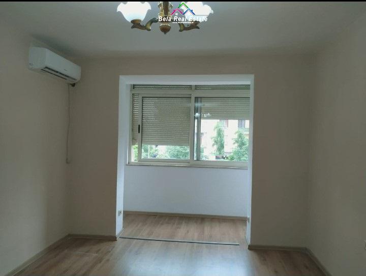 Tirane, jepet me qera zyre Kati 2, 50 m² 400 € (21 dhjetori)