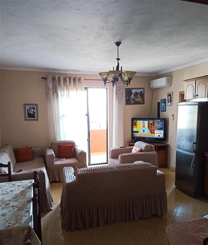 Tirane, shitet apartament 2+1 Kati 8, 80 m² 100.000 € (rruga 5 Maji)