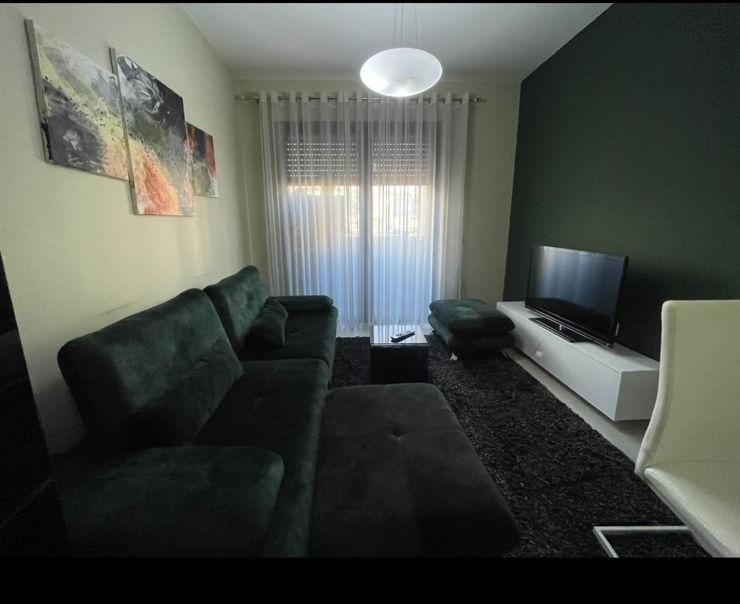 Tirane, jepet me qera apartament 1+1 Kati 5, 58 m² 600 € (Stadiumi Dinamo)