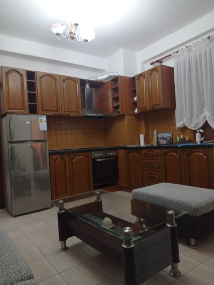 Tirane, jepet me qera apartament 2+1 Kati 2, 79 m² 450 € (rruga e dibres)