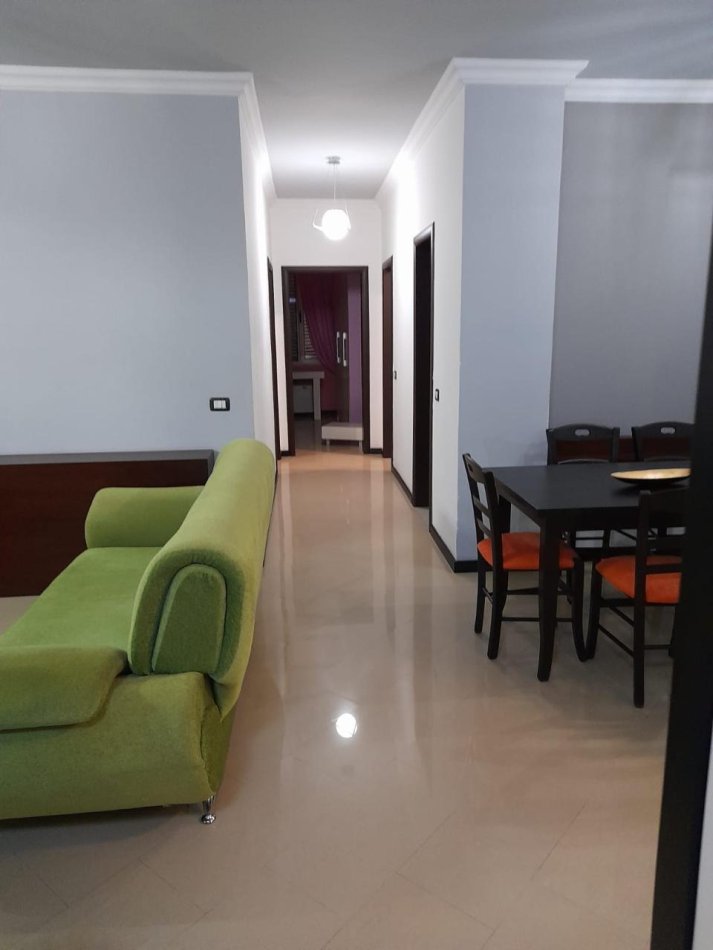 Tirane, jepet me qera apartament 2+1 Kati 5, 70 m² 500 € (vilat gjermane)