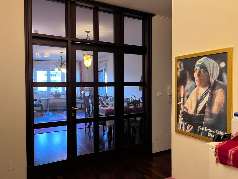 Tirane, jepet me qera apartament Kati 5, 126 m² 850 € 