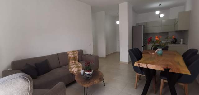 Tirane, jepet me qera apartament 2+1 Kati 5, 90 m² 600  (Rruga Myslym Shyri)
