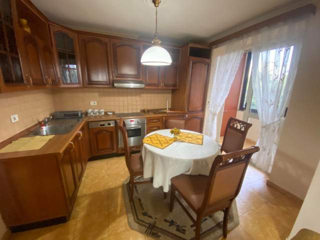 Tirane, shitet apartament 2+1 Kati 3, 100 m² 140.000 Euro (BLV. Zhan Dark)